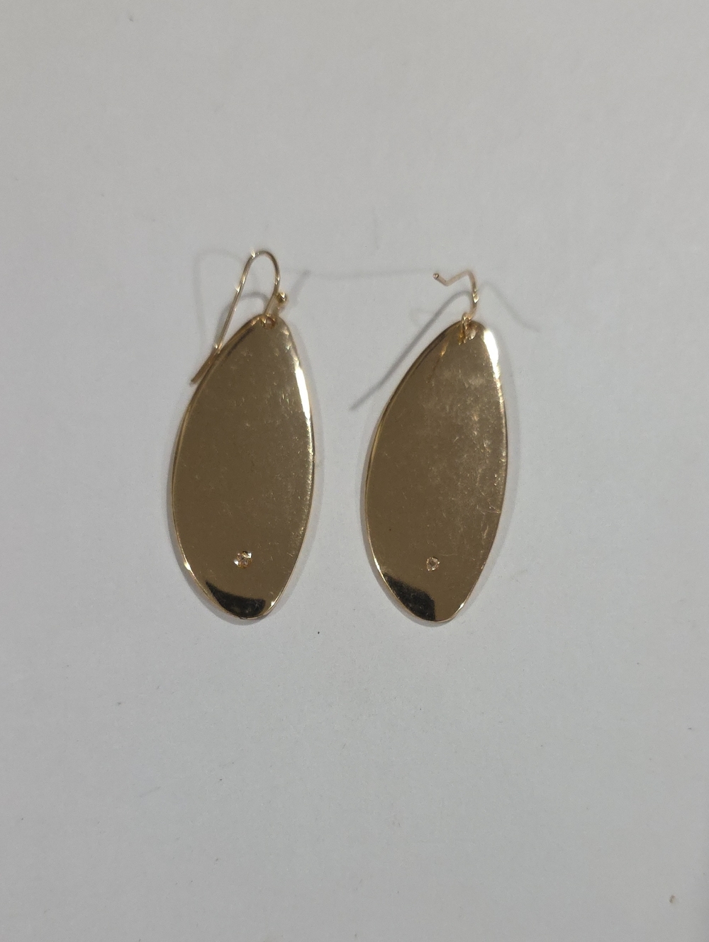 Women's Classic Gold Oval Drop Earrings – Elegant Gold-Tone Fashion Jewelry - Picture 3 of 11